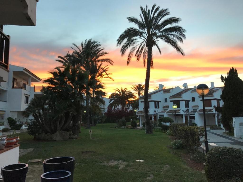Primera Linea De Playa Julio Y Agosto Min 7 Dias De Lunes A Lunes Denia Exterior photo